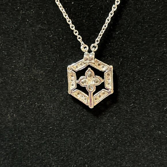 Ladies Patent Convertible 2 in 1 Flower / Cross Pendant Necklace 925 Ret. $179 - Picture 3 of 6